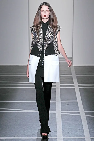 Look 13